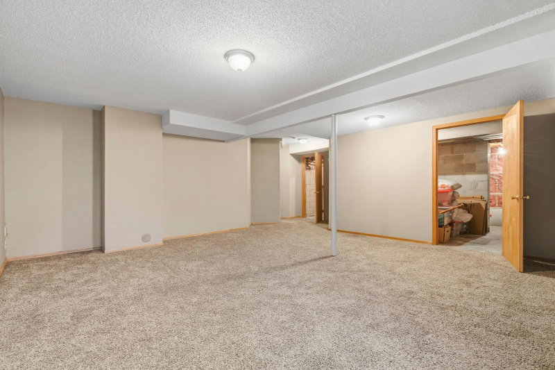 2537 Southcrest Avenue E - Photo 43