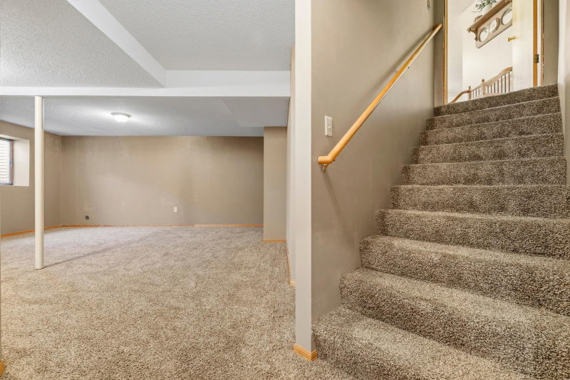 2537 Southcrest Avenue E - Photo 44