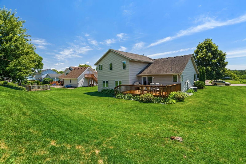 2537 Southcrest Avenue E - Photo 6