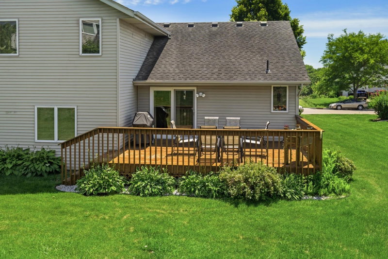2537 Southcrest Avenue E - Photo 9