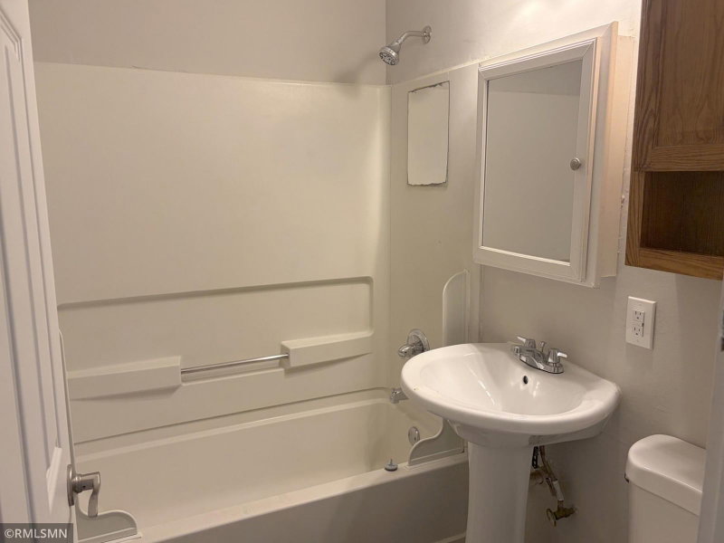 5104 Camden Avenue N - Photo 10