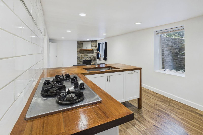 2562 Fairview Avenue N - Photo 51