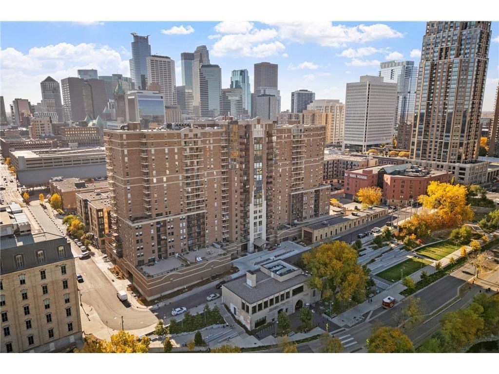 401 S 1st Street #1702