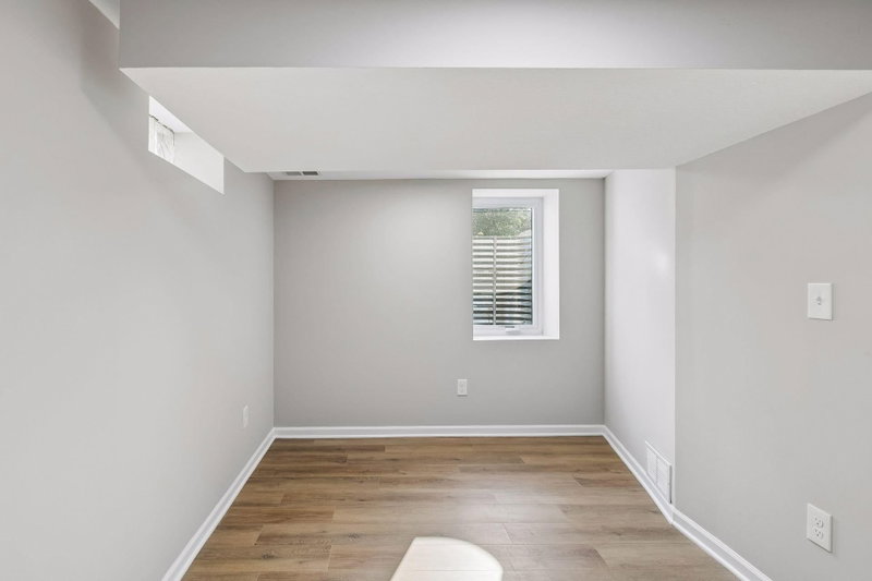 5318 Kentucky Avenue N - Photo 23