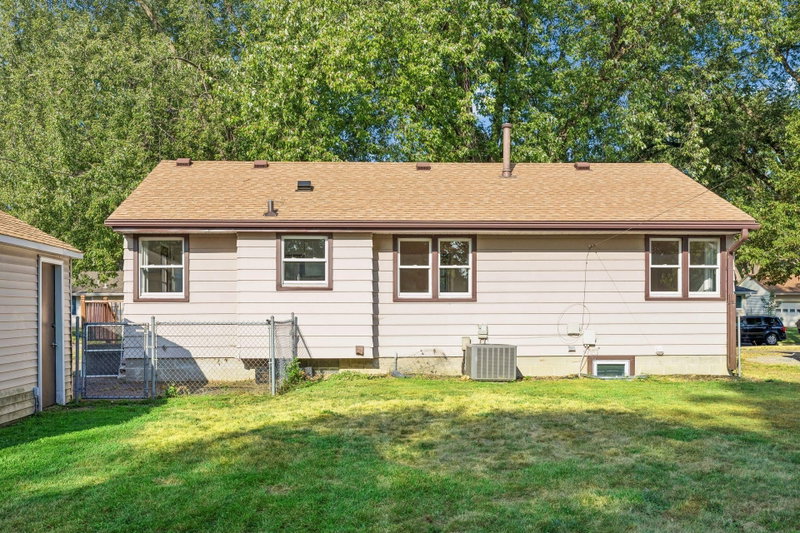 5318 Kentucky Avenue N - Photo 28