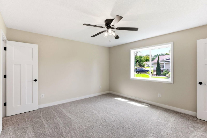 1102 2nd Street SE - Photo 7