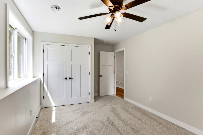 1102 2nd Street SE - Photo 10