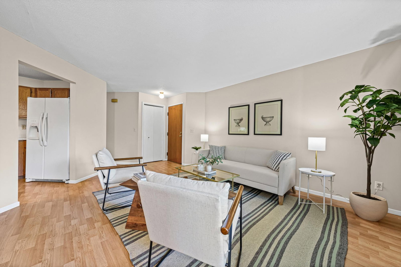 1560 Wheelock Lane #203