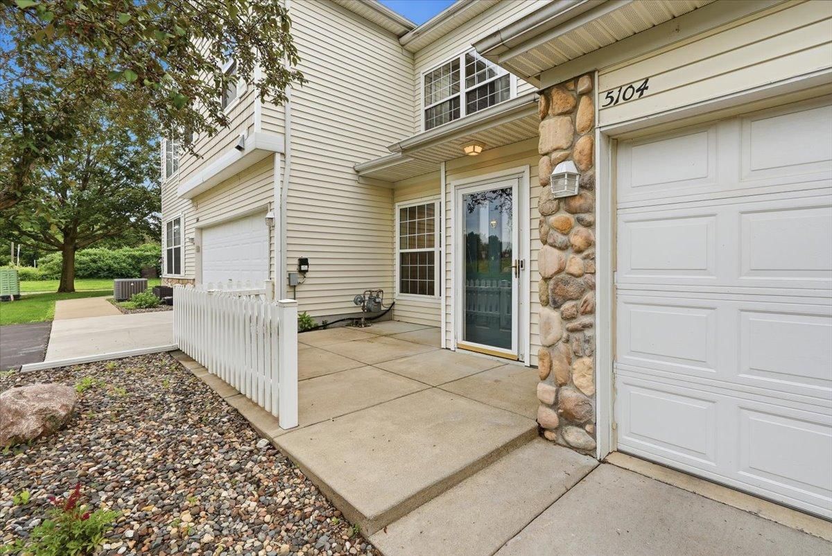 5104 Oriole Drive