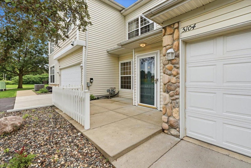 5104 Oriole Drive - Photo 4