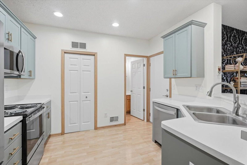 5104 Oriole Drive - Photo 8