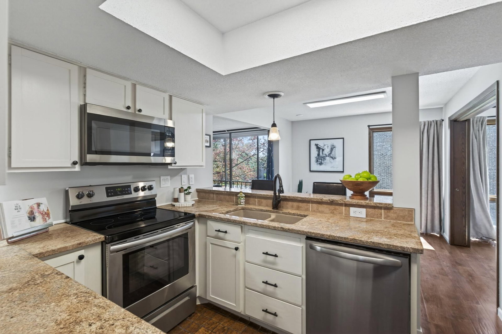 6085 Lincoln Drive #225