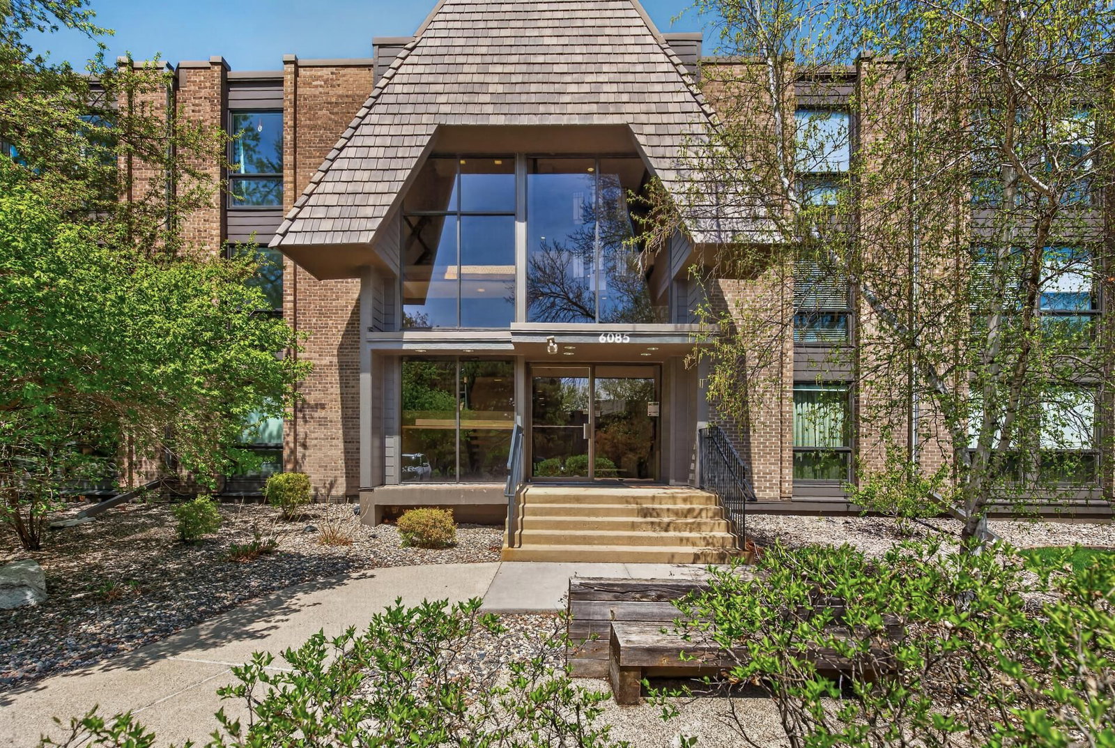 6085 Lincoln Drive #225