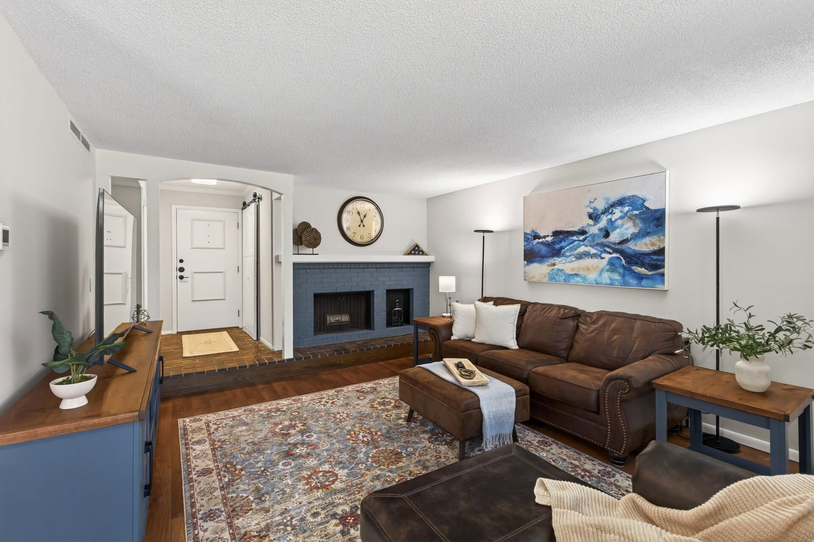 6085 Lincoln Drive #225