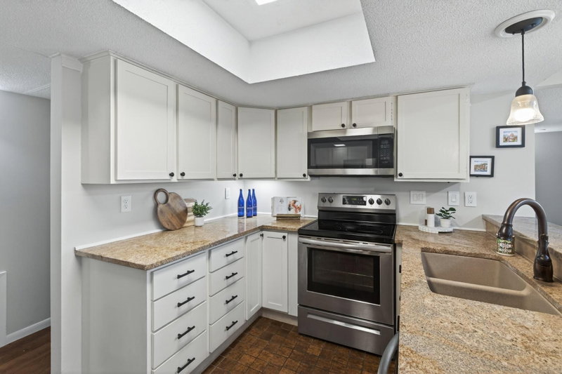 6085 Lincoln Drive #225 - Photo 8