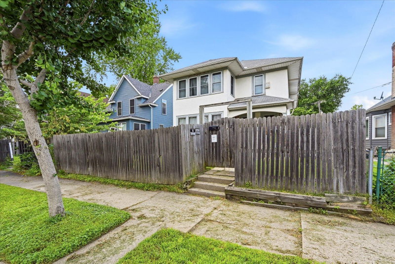 1227 Morgan Avenue N - Photo 4