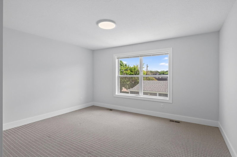 2423 2nd Street NE - Photo 28