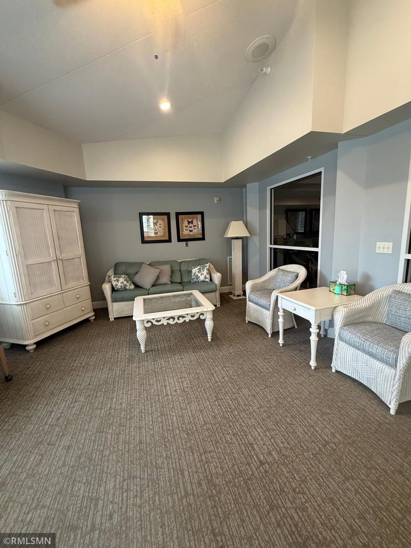 8341 Lyndale Avenue S #424 - Photo 17