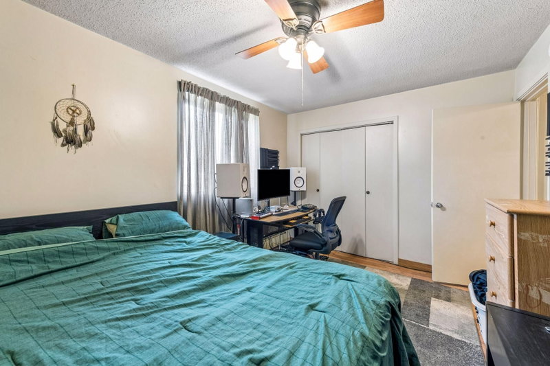 2381 Unity Avenue N - Photo 13