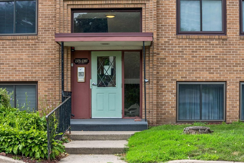 2381 Unity Avenue N - Photo 3