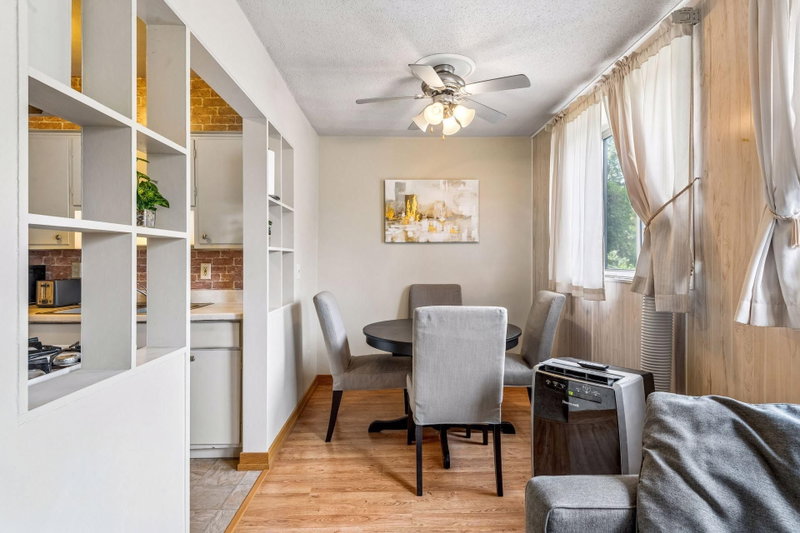 2381 Unity Avenue N - Photo 7