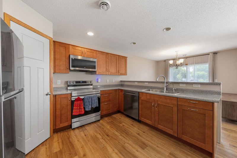 2402 Elianna Drive - Photo 4