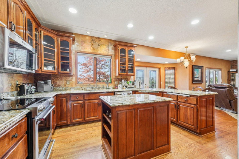 18685 Highview Avenue - Photo 12
