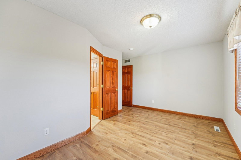 18685 Highview Avenue - Photo 22