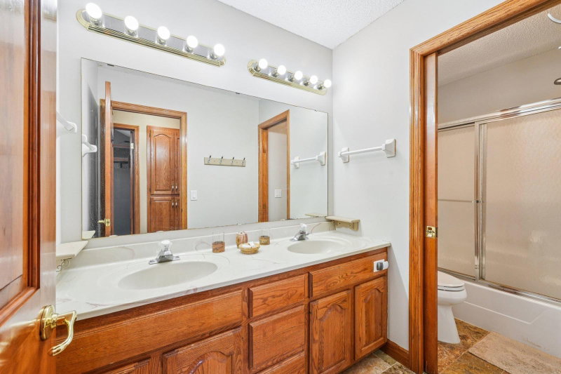 18685 Highview Avenue - Photo 24