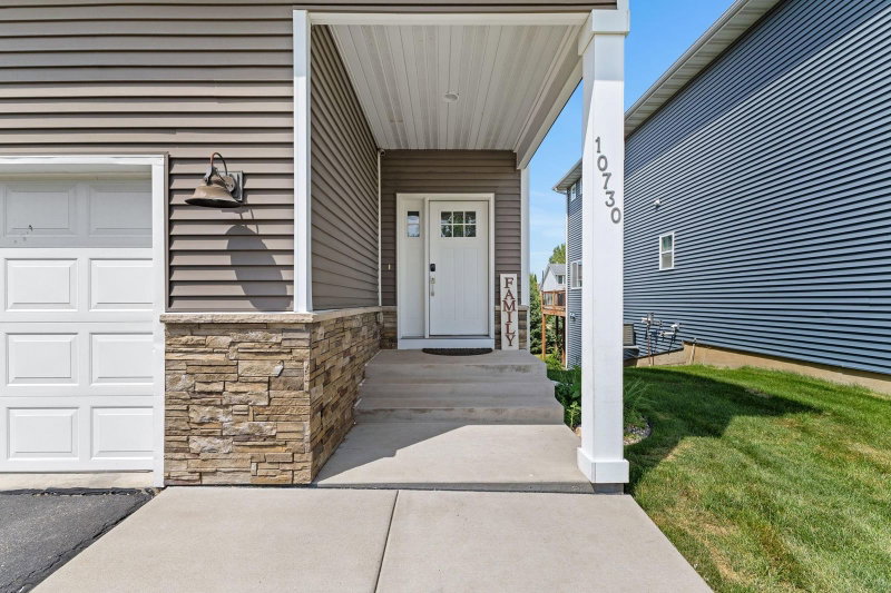 10730 Knollwood Lane - Photo 2