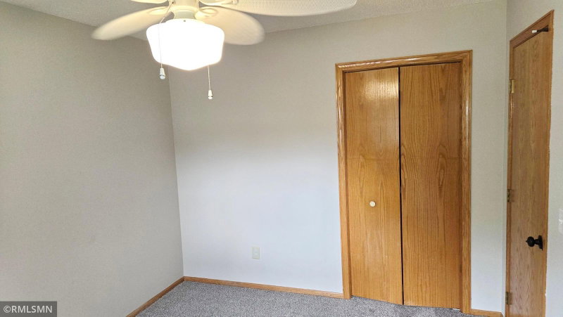 8001 Jeffery Avenue S - Photo 14