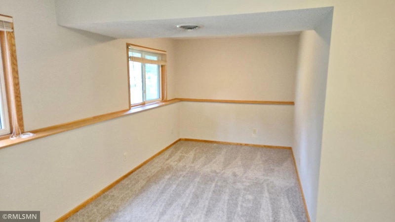 8001 Jeffery Avenue S - Photo 18