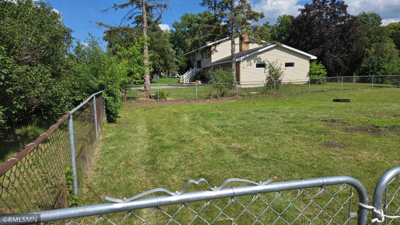8001 Jeffery Avenue S - Photo 23