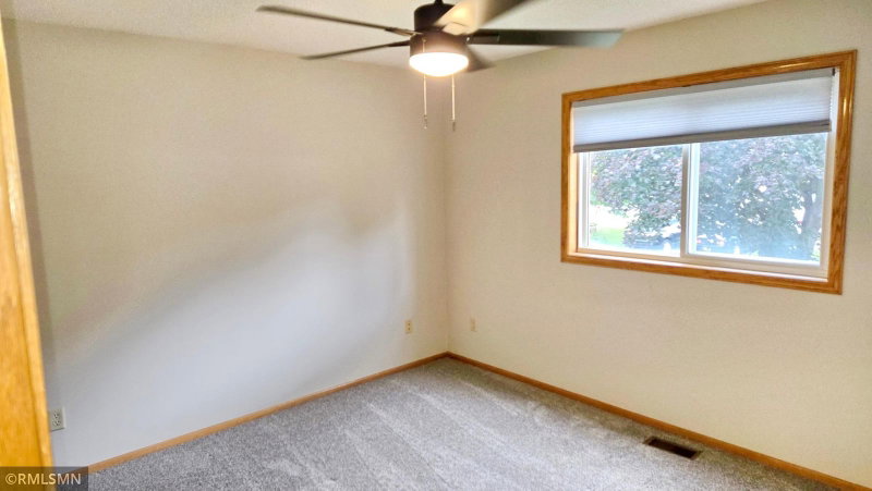 8001 Jeffery Avenue S - Photo 9