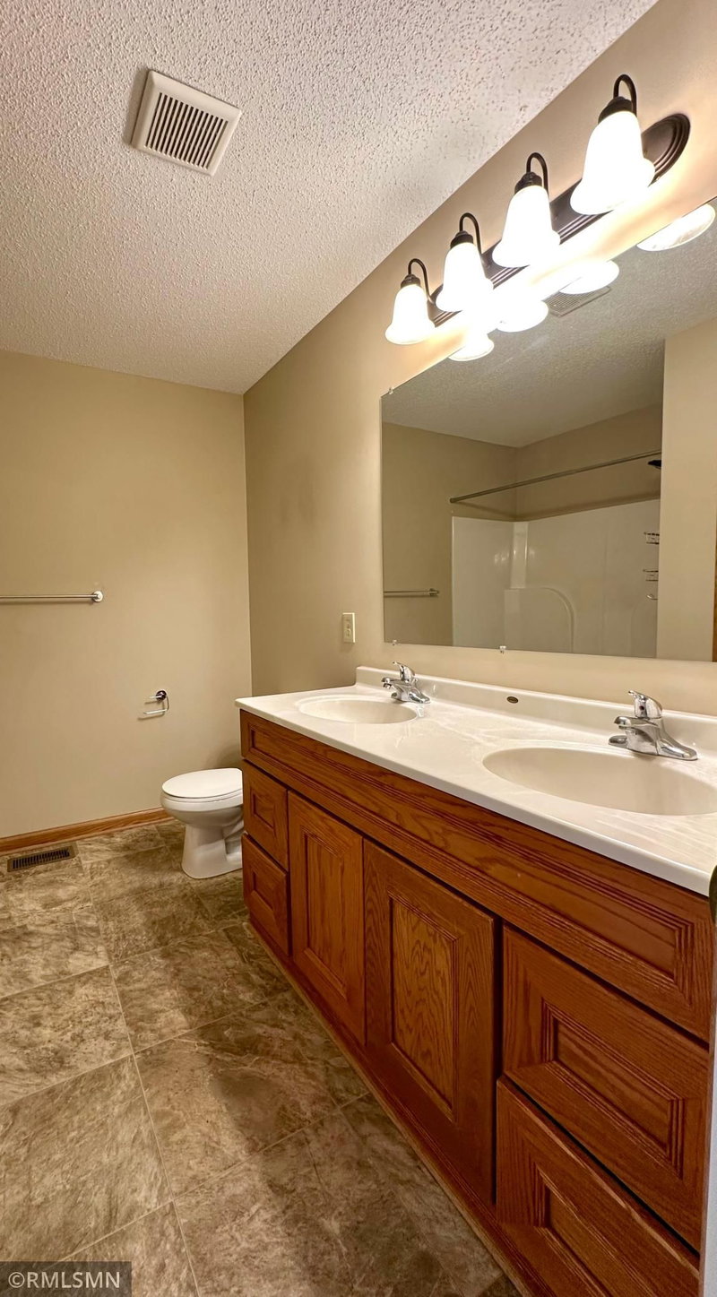 1760 Riverside Drive - Photo 13