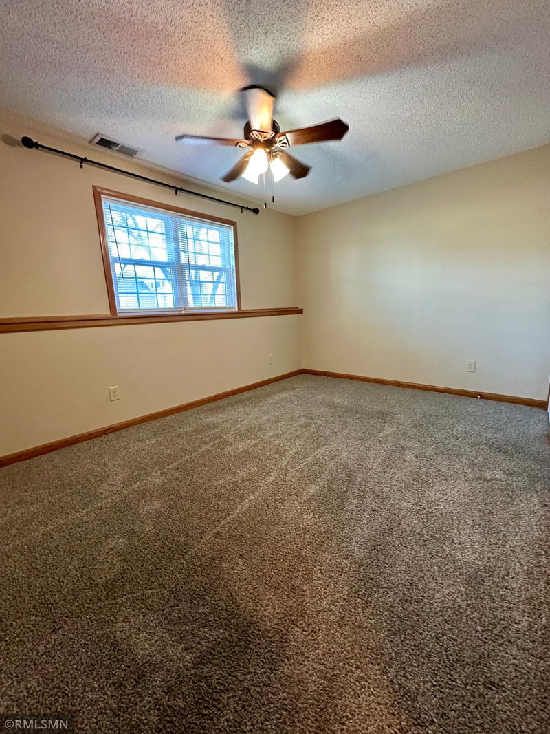 1760 Riverside Drive - Photo 18