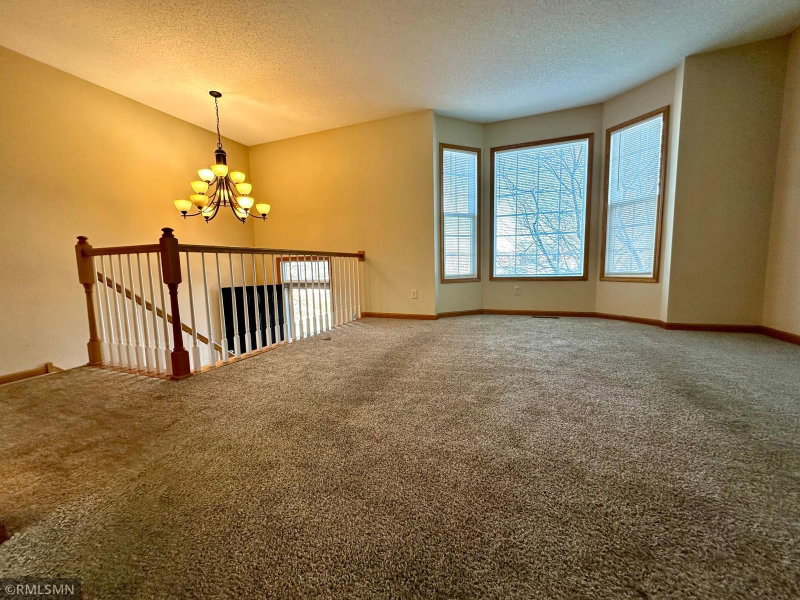 1760 Riverside Drive - Photo 4