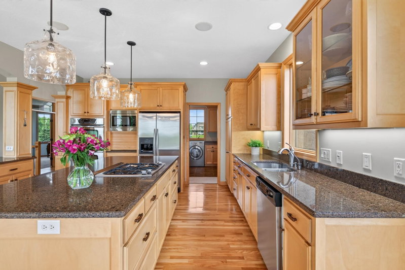 19295 Oak Grove Avenue - Photo 39