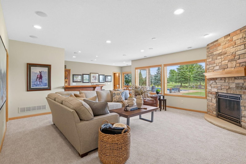 19295 Oak Grove Avenue - Photo 64