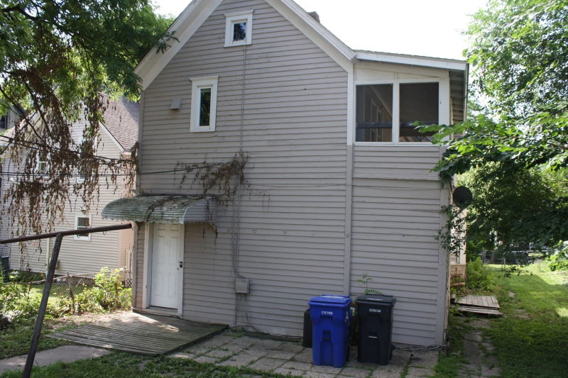833 3rd Street E - Photo 5