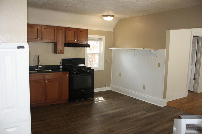 833 3rd Street E - Photo 7