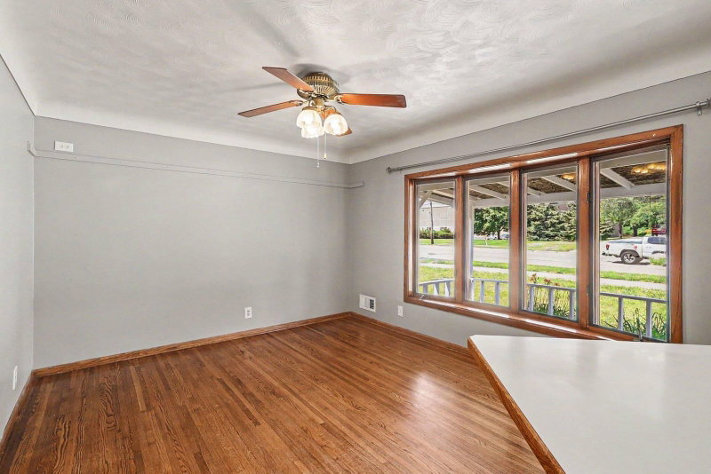 2842 Lexington Avenue S - Photo 4