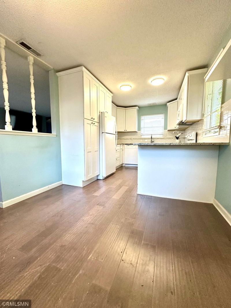 5011 Vera Cruz Avenue N - Photo 9