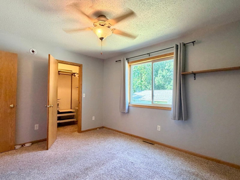 2110 Darling Avenue E - Photo 11