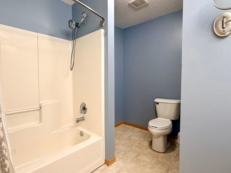 2110 Darling Avenue E - Photo 12