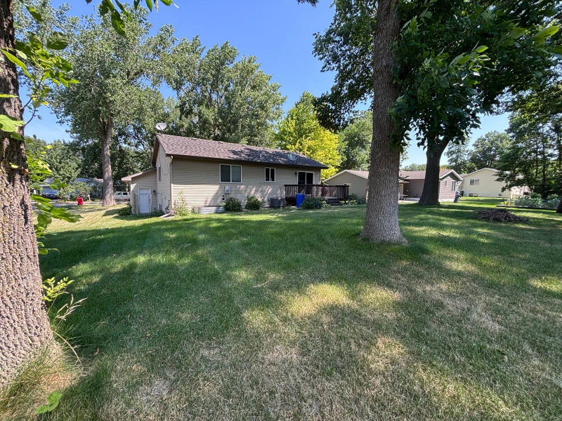 2110 Darling Avenue E - Photo 33