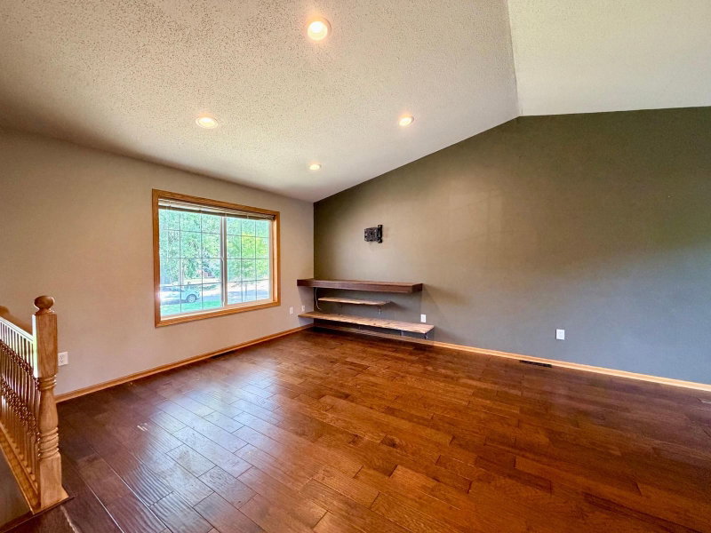 2110 Darling Avenue E - Photo 7