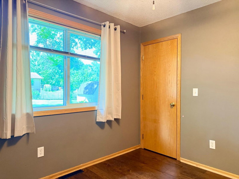 2110 Darling Avenue E - Photo 8