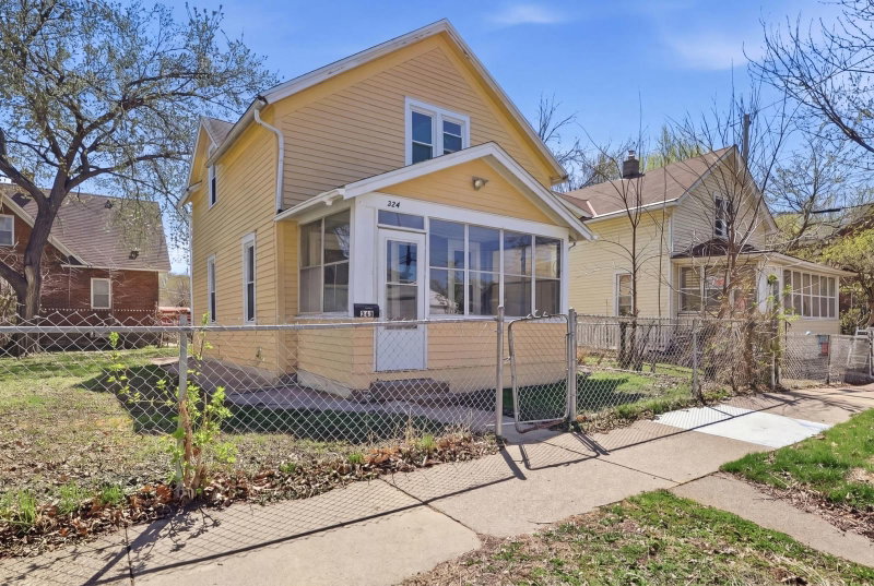 324 Van Buren Avenue - Photo 2