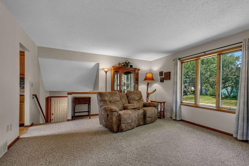 416 13th Street N - Photo 11